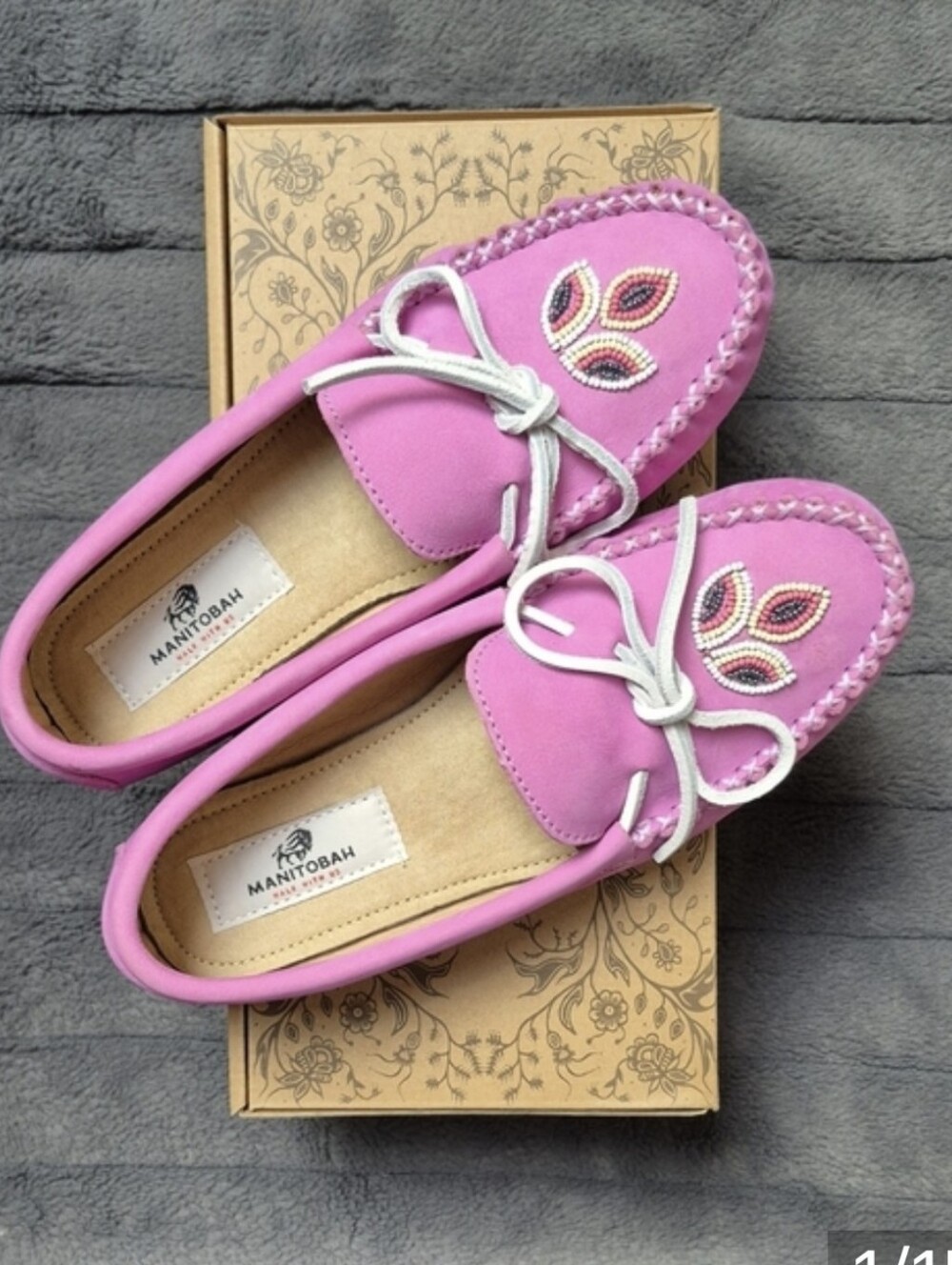 Kayak Manitobah Mukluks Pink Leather/Suede Beaded Moccasins, Size 8, New W Tags - Picture 2 of 4
